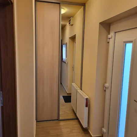 Triangol Apartman: Fuerdo, Belvaros, Egyetem Gyor Exterior photo