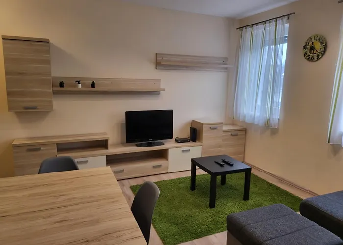 Triangol Apartman: Fuerdo, Belvaros, Egyetem